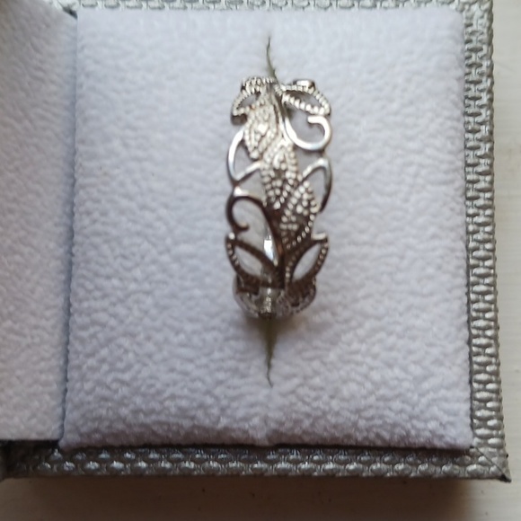 Silver Ring - Picture 2 of 3